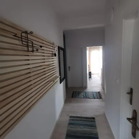 Apartament Mirta *